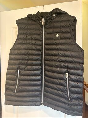 Moose Knuckles Black Quilted Hooded Puffer Vest